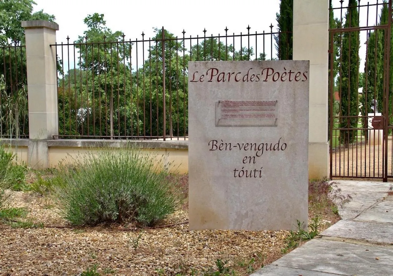 Agreable Maison De Ville Eyragues 펜션