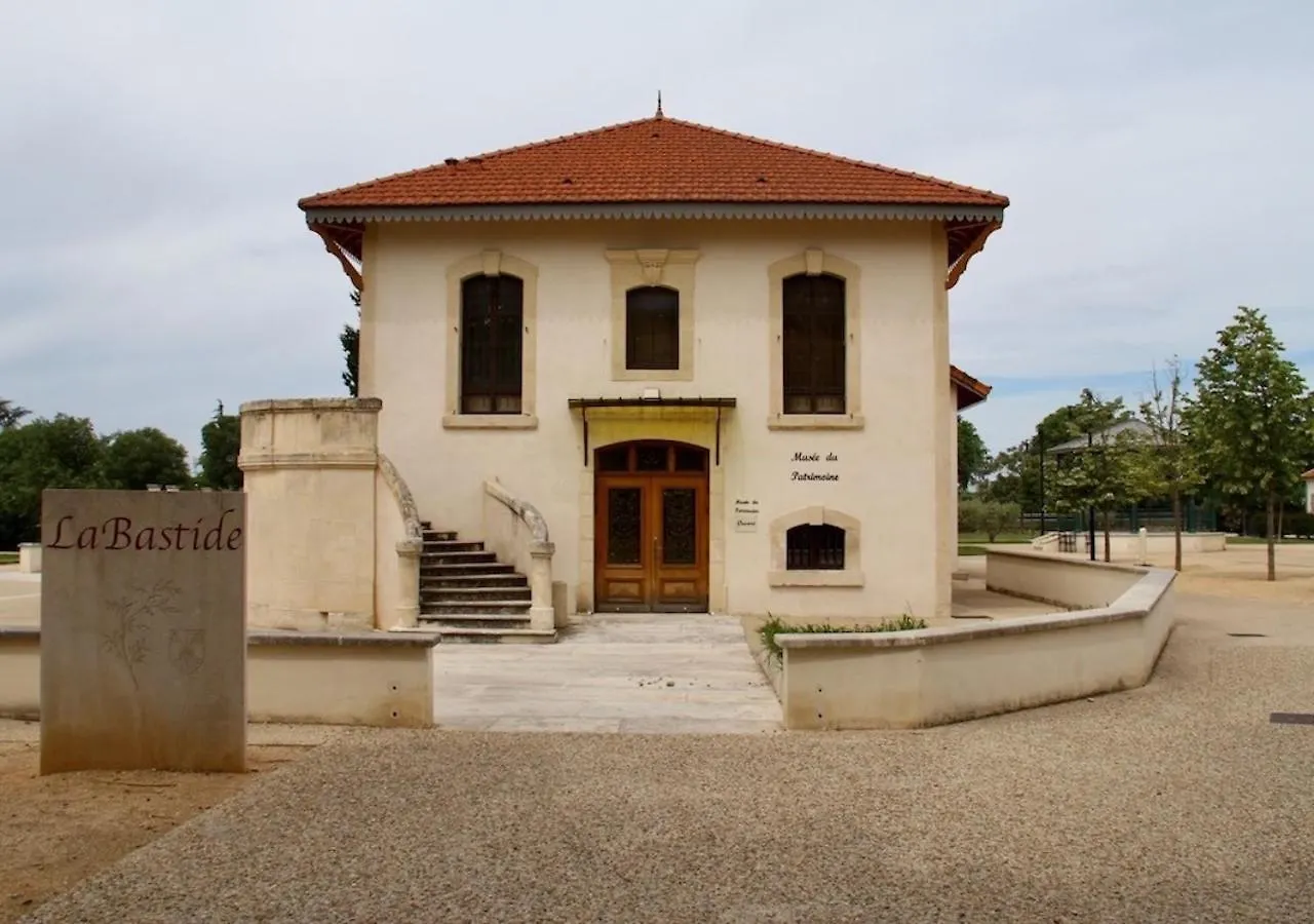 펜션 Agreable Maison De Ville Eyragues